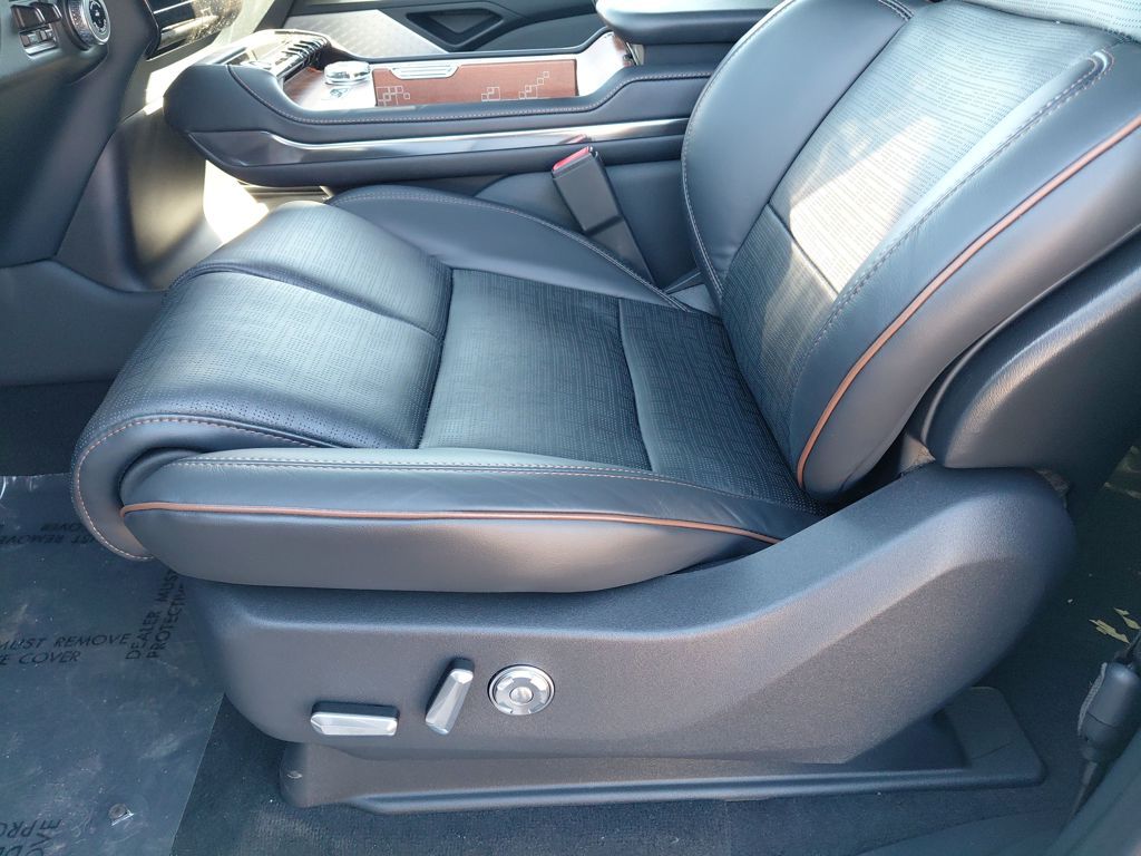2025 Lincoln Navigator Black Label - Photo 12