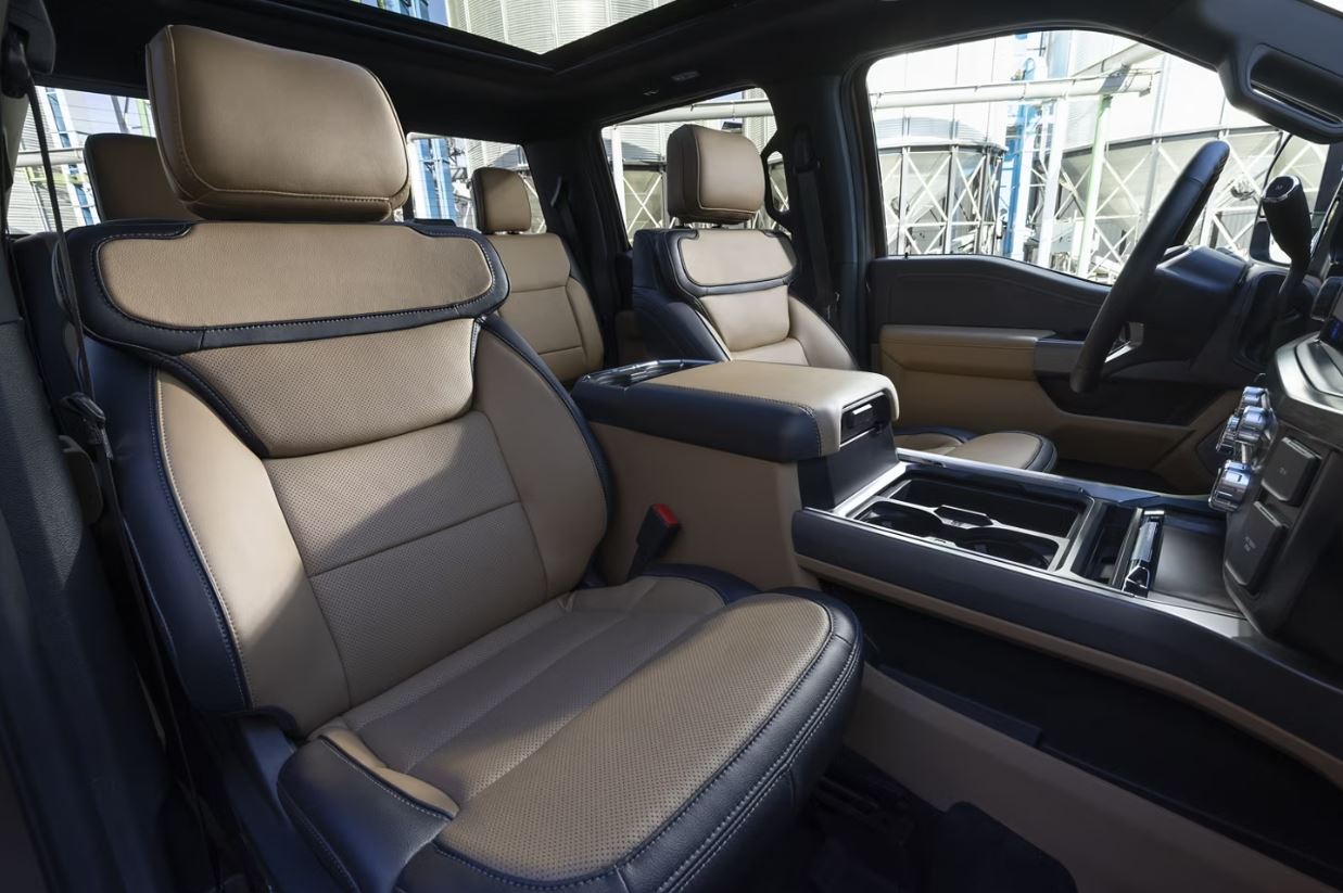 A view of the seating inside a Ford F-350.