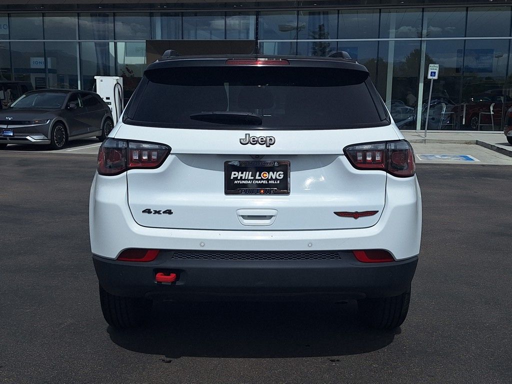 2024 Jeep Compass Trailhawk photo 3