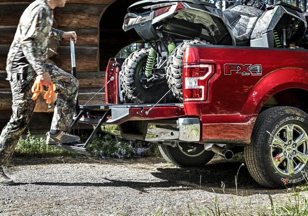 2020 Ford F-150 exterior feature handle steps tailgate