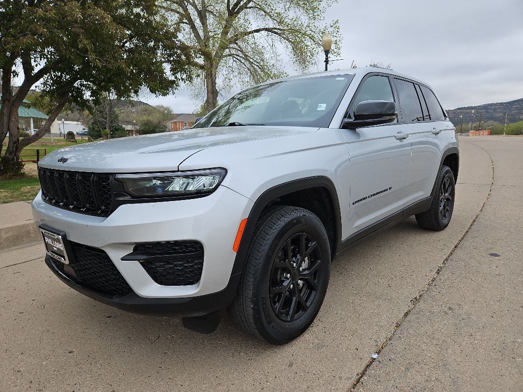 2025 Jeep Grand Cherokee Altitude 4x4's photo