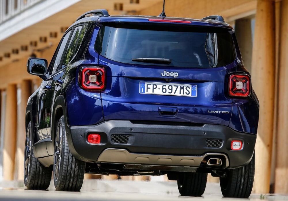 Rear exterior design view of the new Jeep Renegade Limited trim