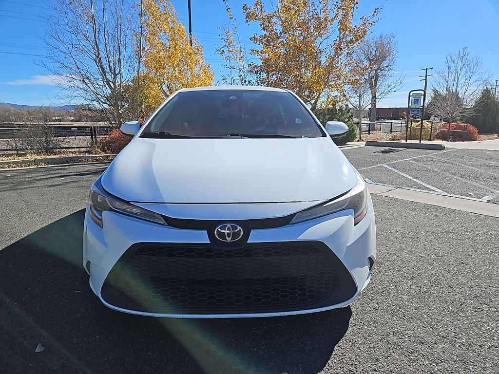 2021 Toyota Corolla LE photo 2