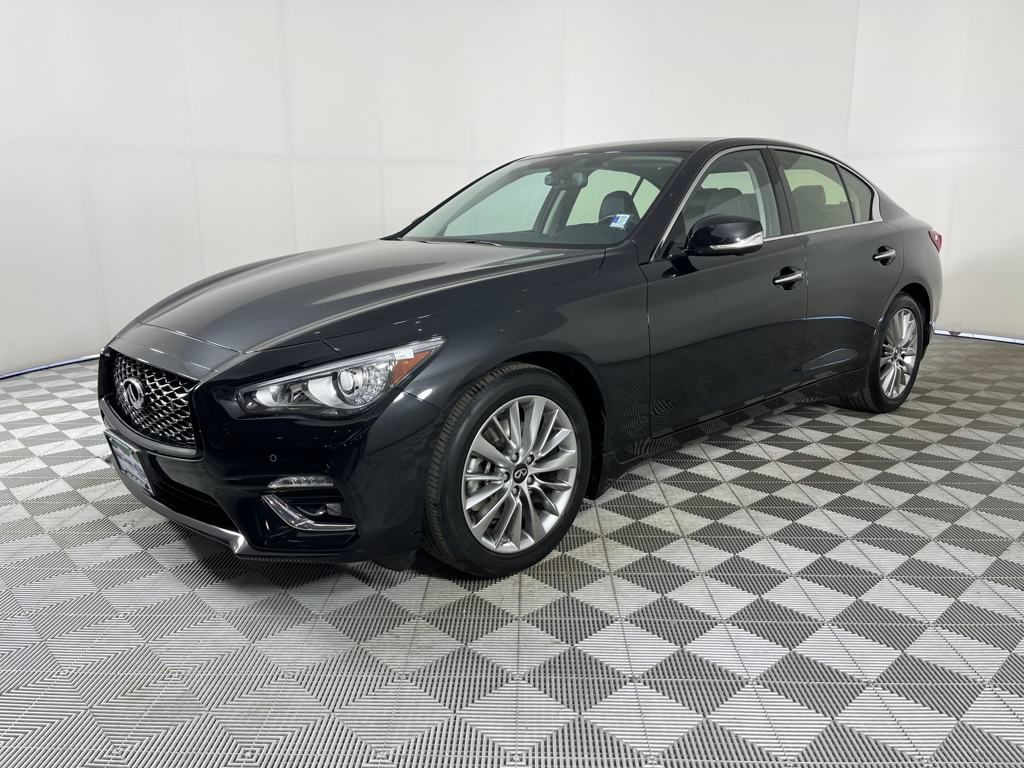 2023 Infiniti Q50 LUXE photo 3