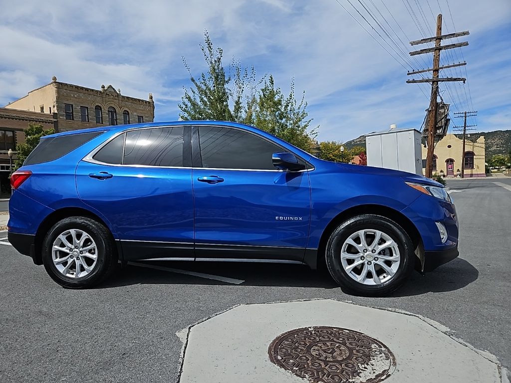 2019 Chevrolet Equinox LT photo 2