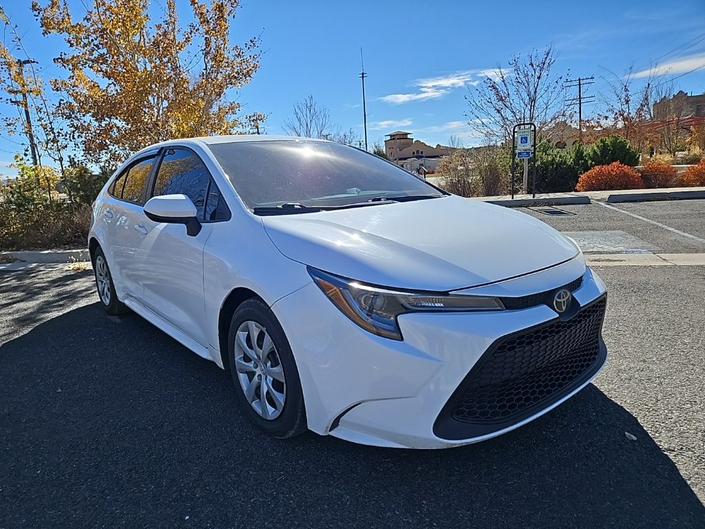 2021 Toyota Corolla LE photo 3