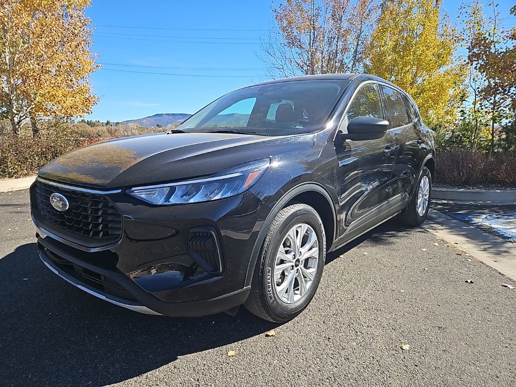 2025 Ford Escape Active's photo