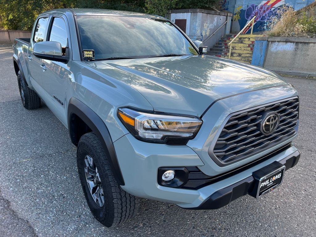 2023 Toyota Tacoma TRD V6 photo 3