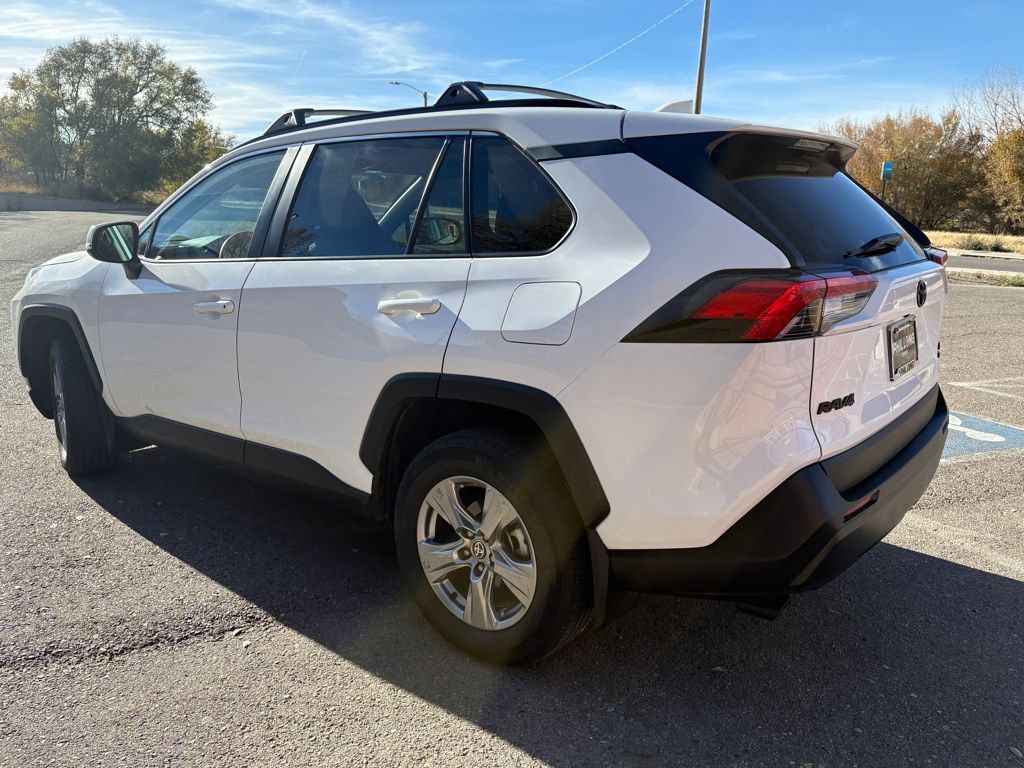 2024 Toyota RAV4 XLE photo 2