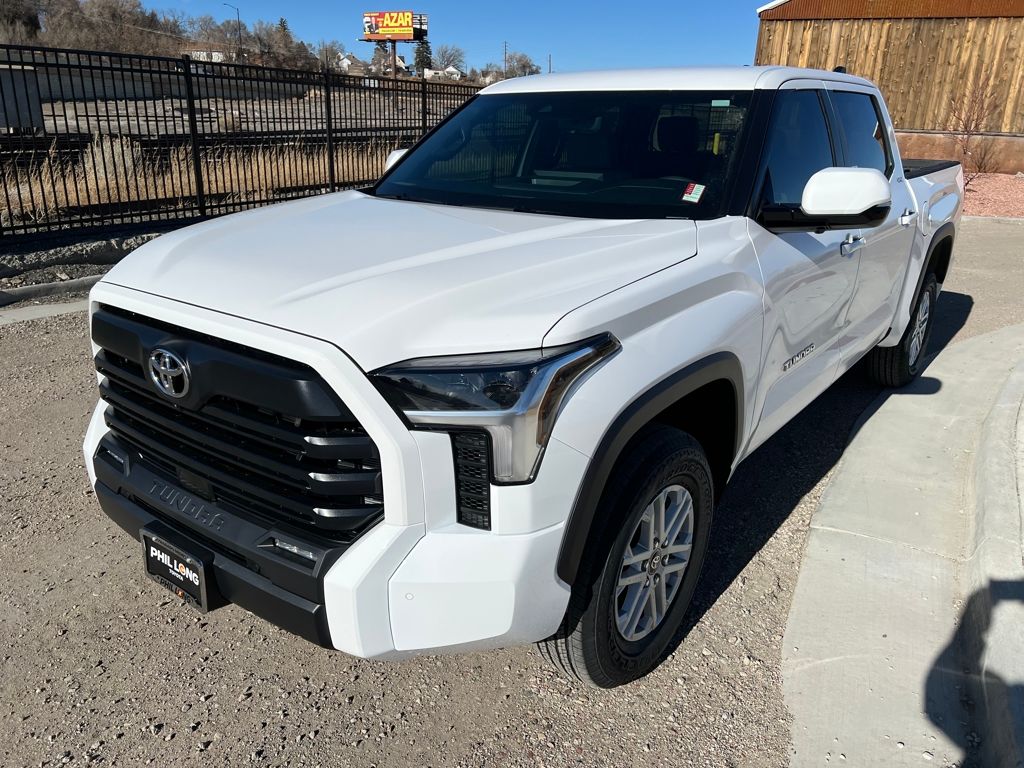 2026 Toyota Tundra SR5 SR5 CREWMAX 5.5