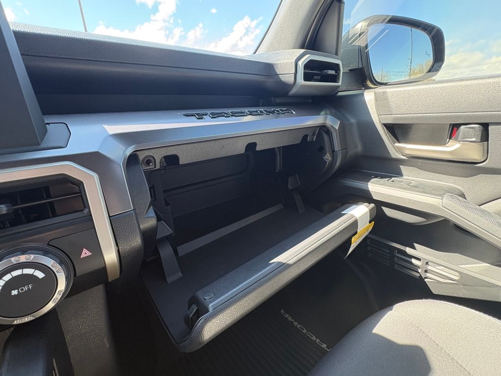 2025 Toyota Tacoma TRD Sport - Photo 31