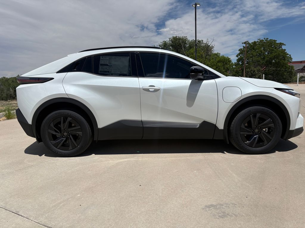2026 Toyota C-HR SE - Photo 7