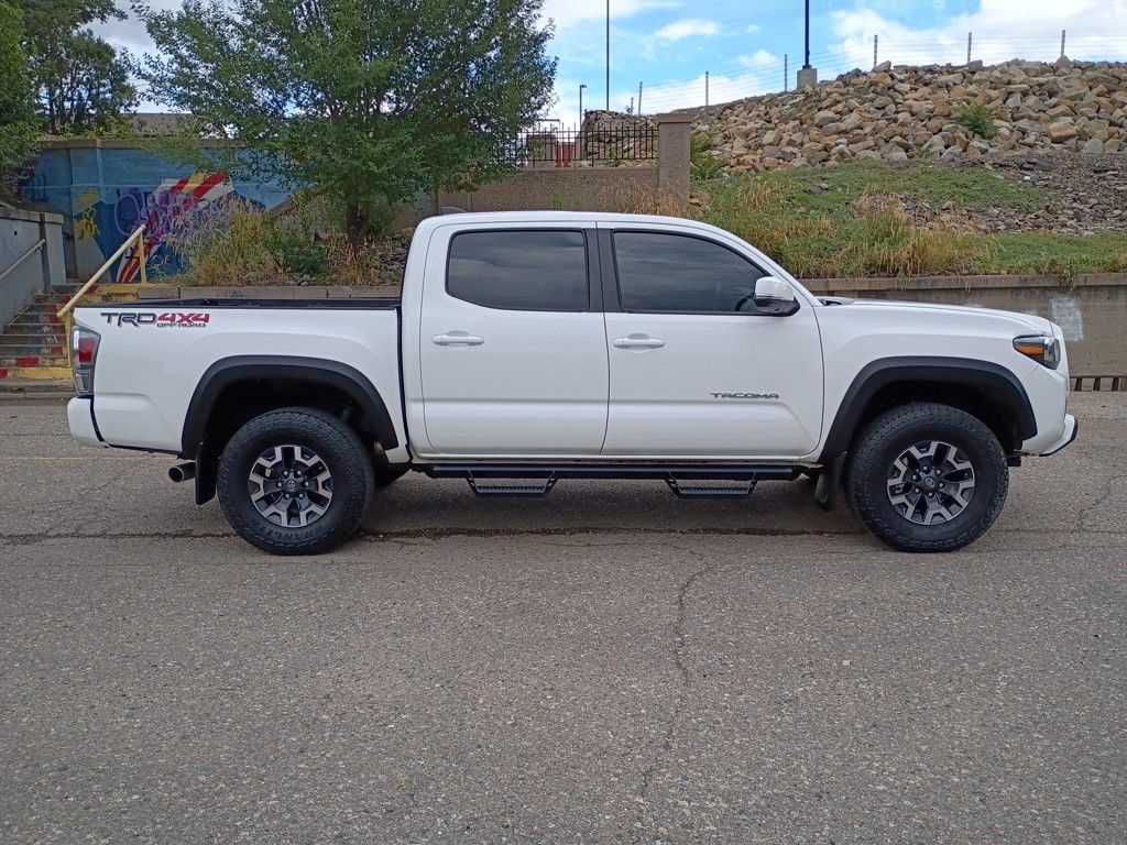 2023 Toyota Tacoma V6 TRD photo 4