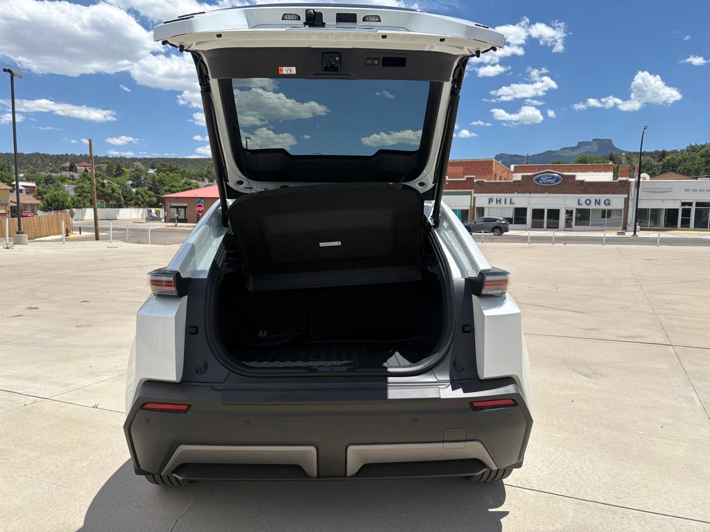 2026 Toyota C-HR SE - Photo 9