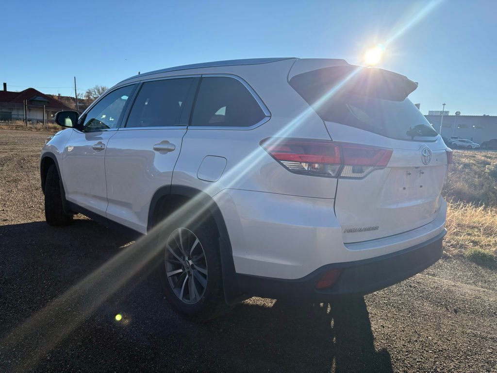 2019 Toyota Highlander XLE photo 4