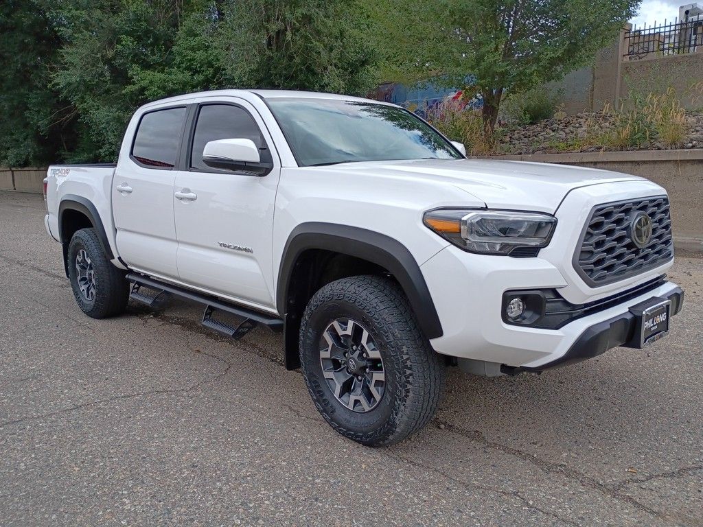2023 Toyota Tacoma V6 TRD photo 3