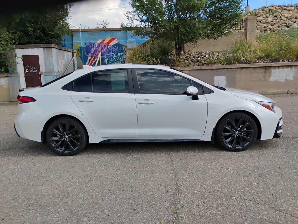 2023 Toyota Corolla XSE photo 3