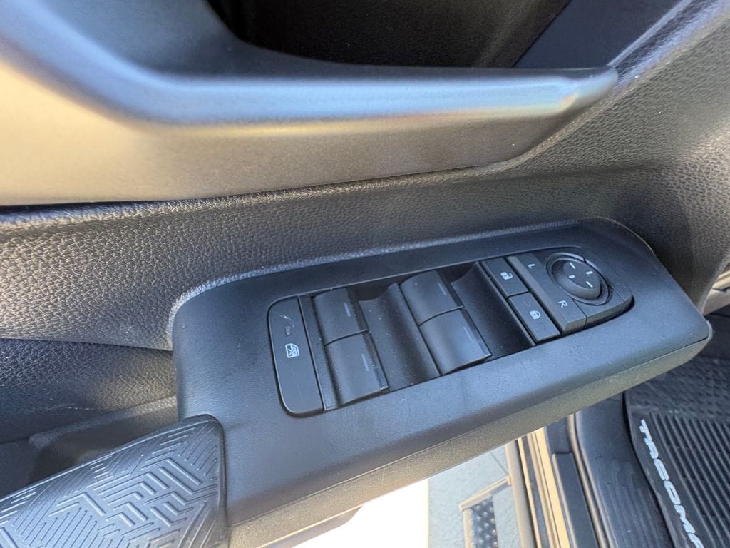 2025 Toyota Tacoma TRD Sport - Photo 19