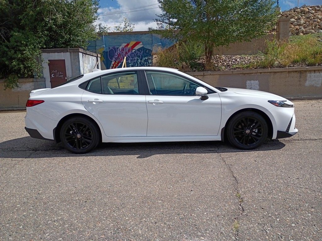 2025 Toyota Camry XSE photo 4