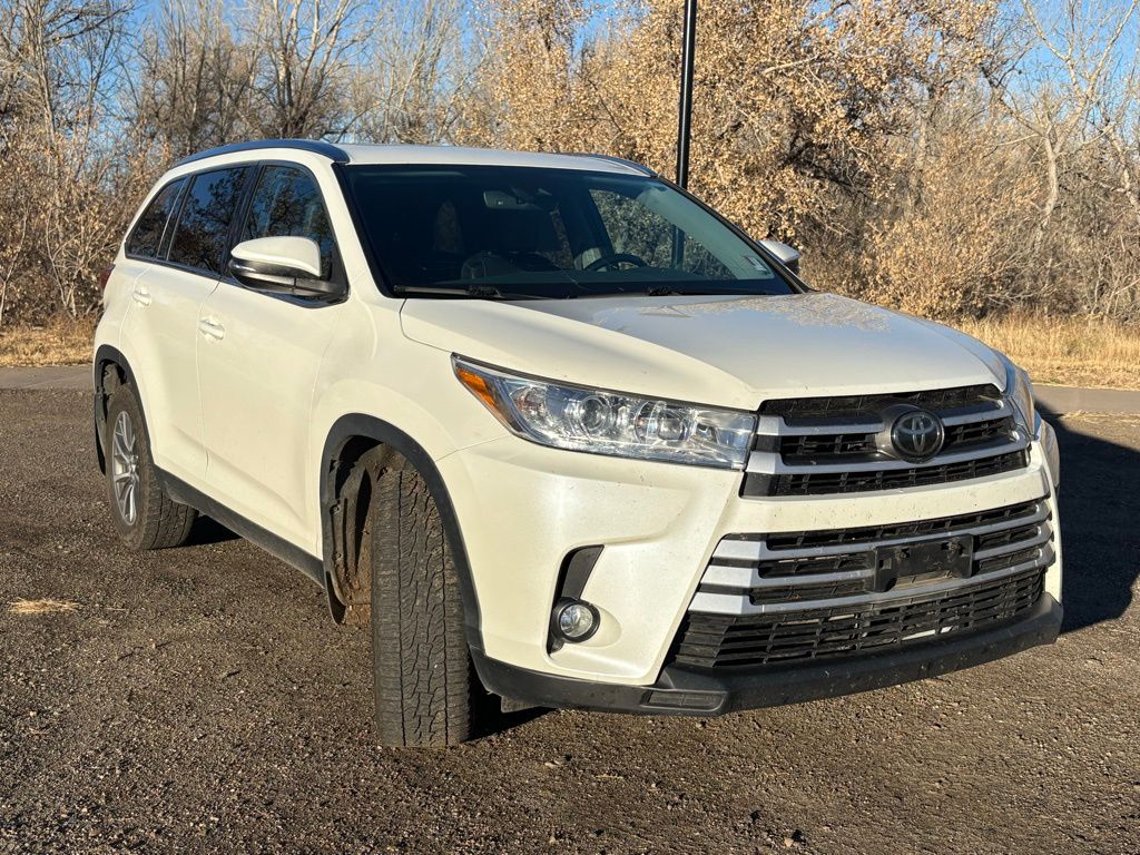 2019 Toyota Highlander XLE photo 2
