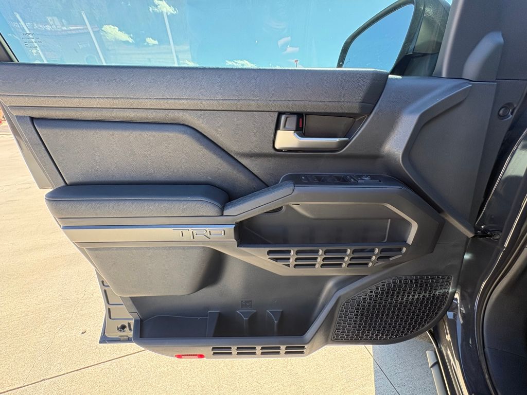 2025 Toyota Tacoma TRD Sport - Photo 18