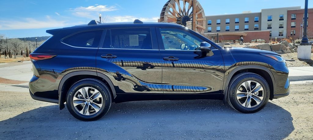 Used 2024 Toyota Highlander SUV