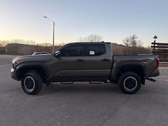 2025 Toyota Tacoma TRD Off-Road 4X4 DOUBLE CAB