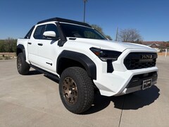 2026 Toyota Tacoma i-FORCE MAX Trailhunter 4X4 DOUBLE CAB HV