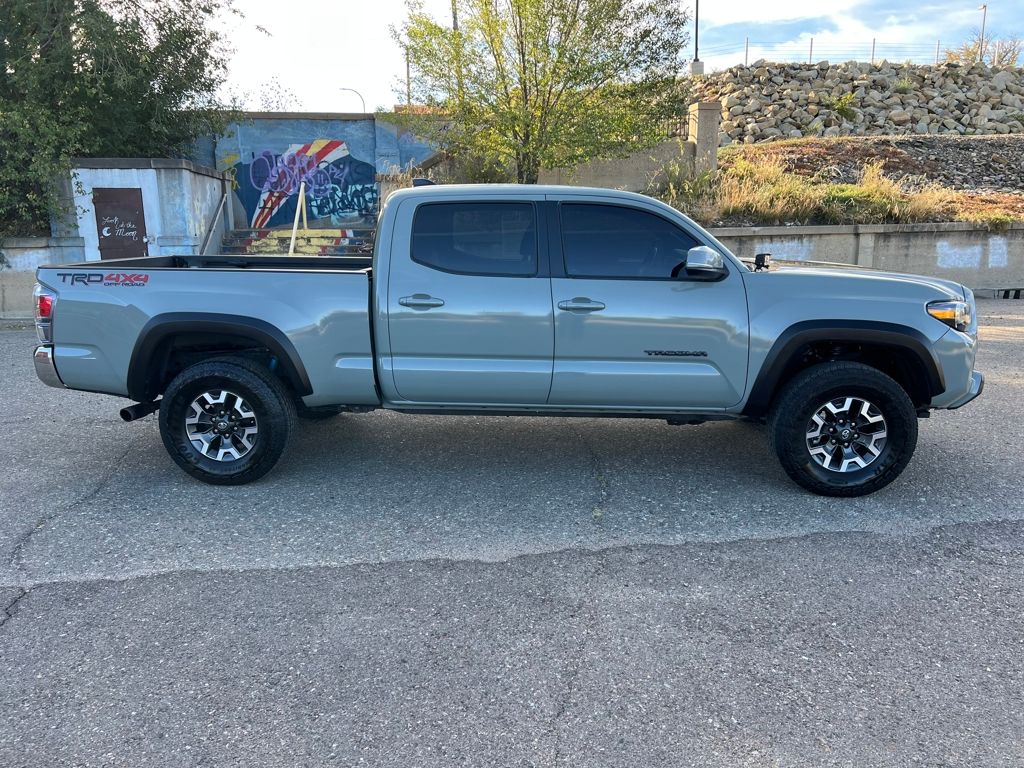 2023 Toyota Tacoma TRD V6 photo 4