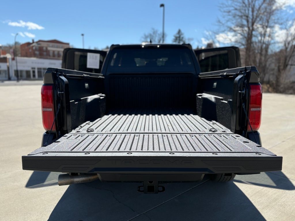 2025 Toyota Tacoma TRD Sport - Photo 16