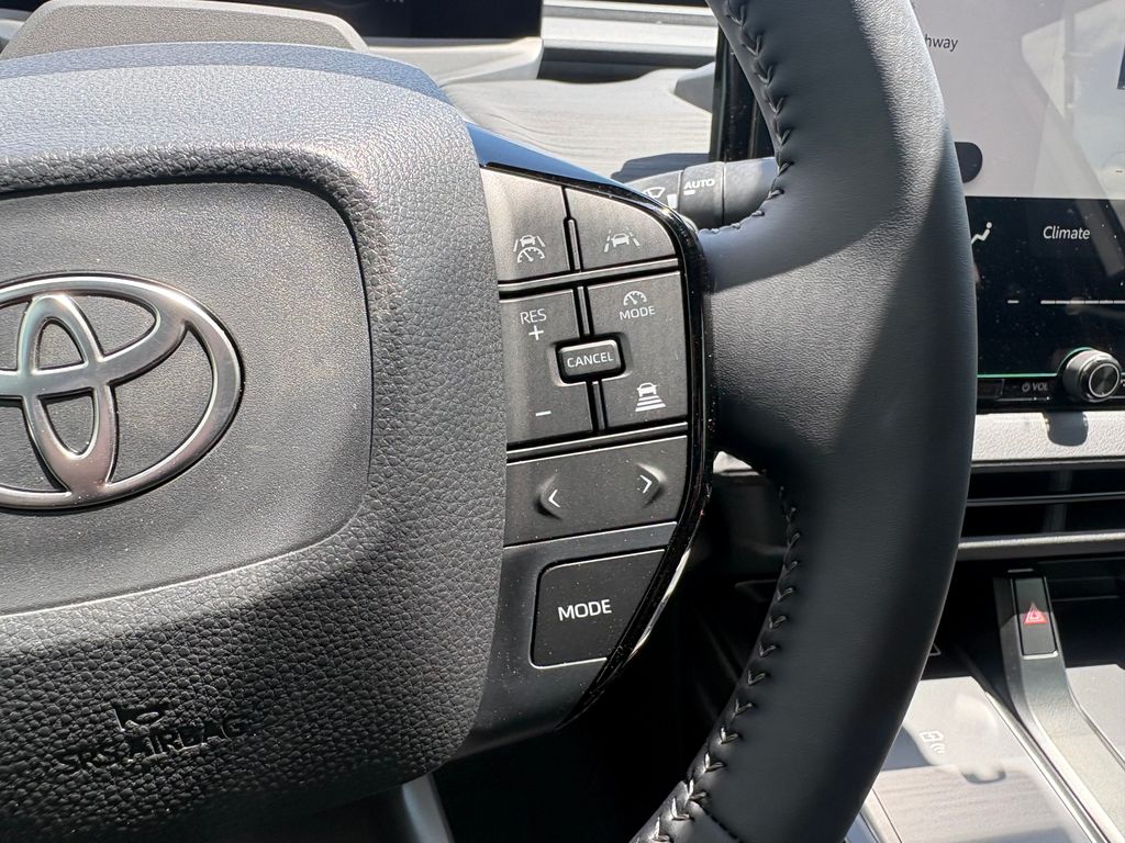 2026 Toyota C-HR SE - Photo 24