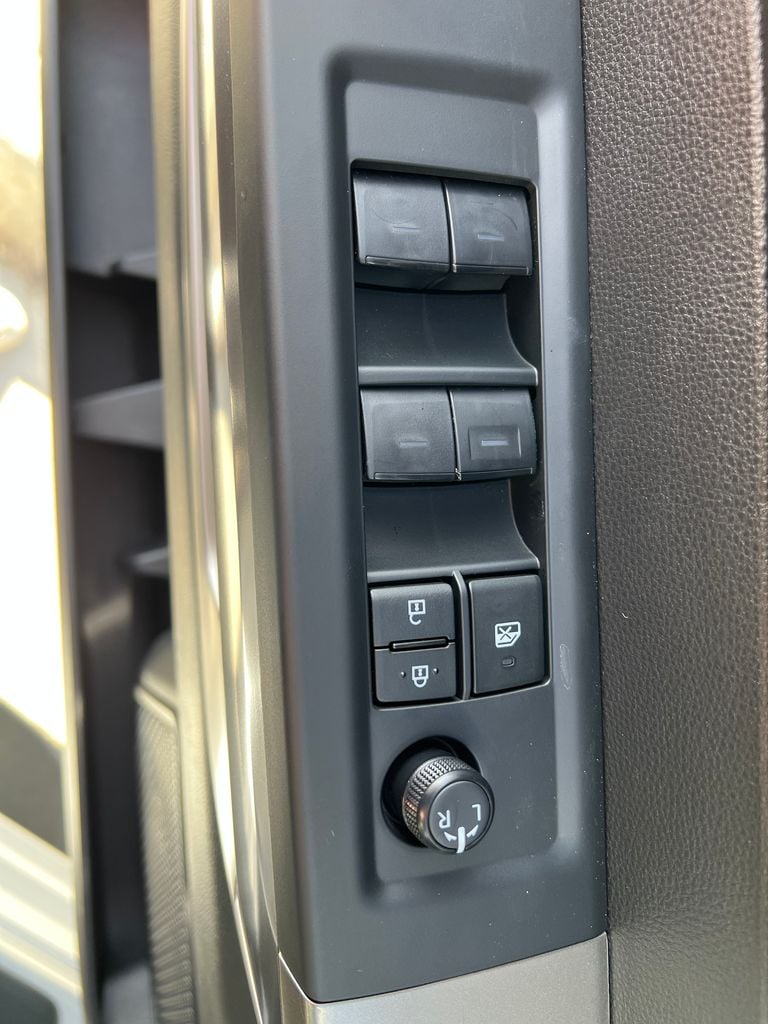 2026 Toyota Tundra SR5 - Photo 12