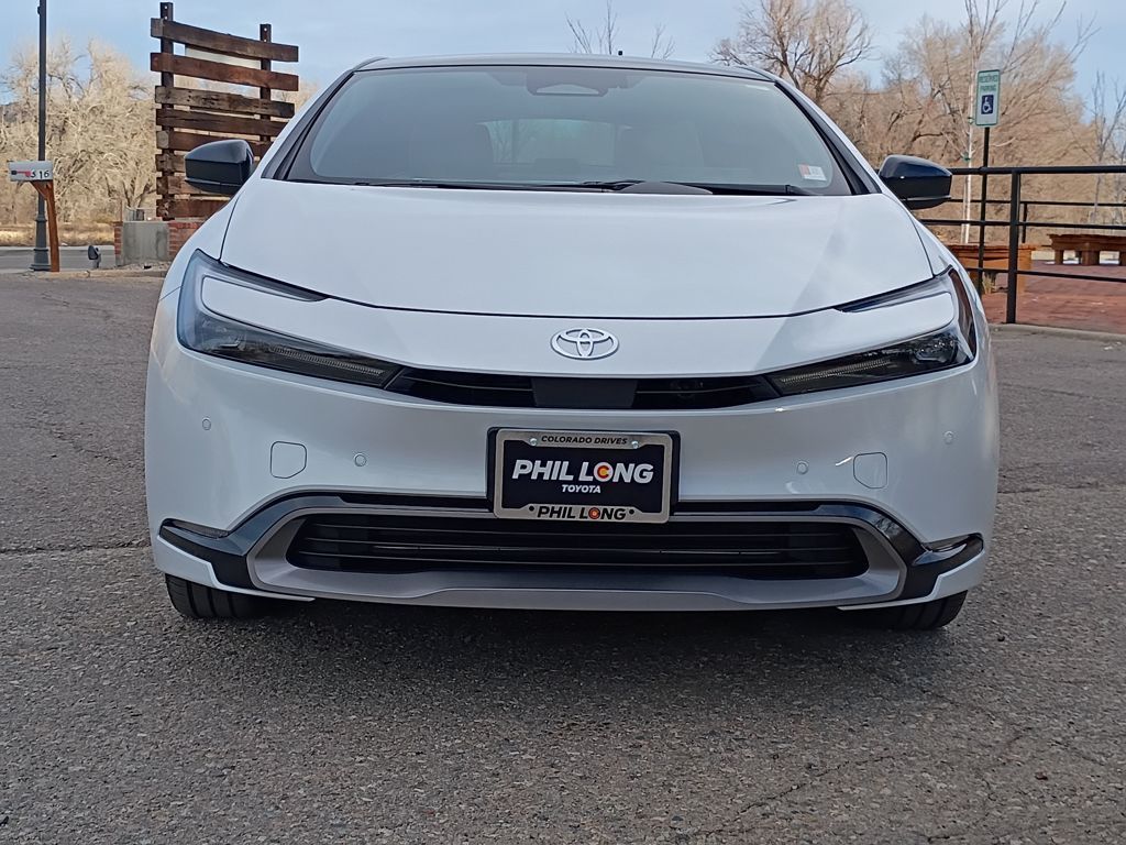 2026 Toyota Prius XLE's photo