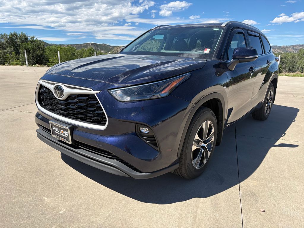 2025 Toyota Highlander Hybrid XLE