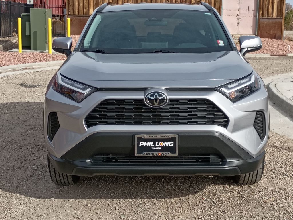2023 Toyota RAV4 XLE's photo