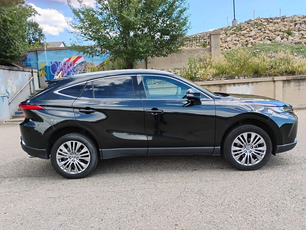 2023 Toyota Venza XLE photo 4