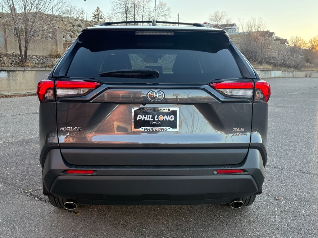 2024 Toyota RAV4 XLE Premium photo 2