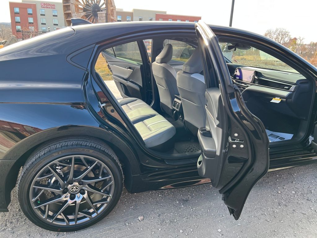 2026 Toyota Camry SE's photo