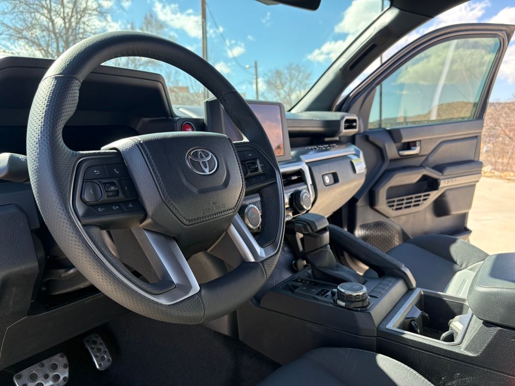 2025 Toyota Tacoma TRD Sport - Photo 10