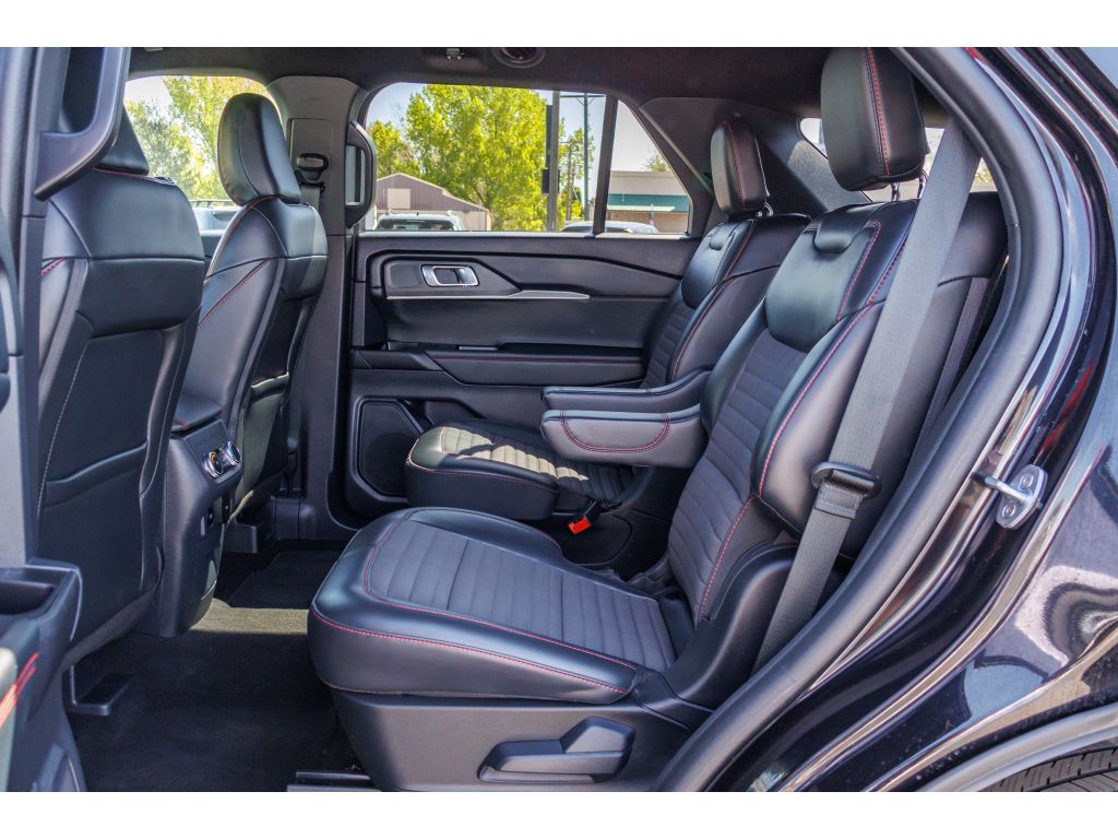 2025 Ford Explorer ST-LINE - Photo 13
