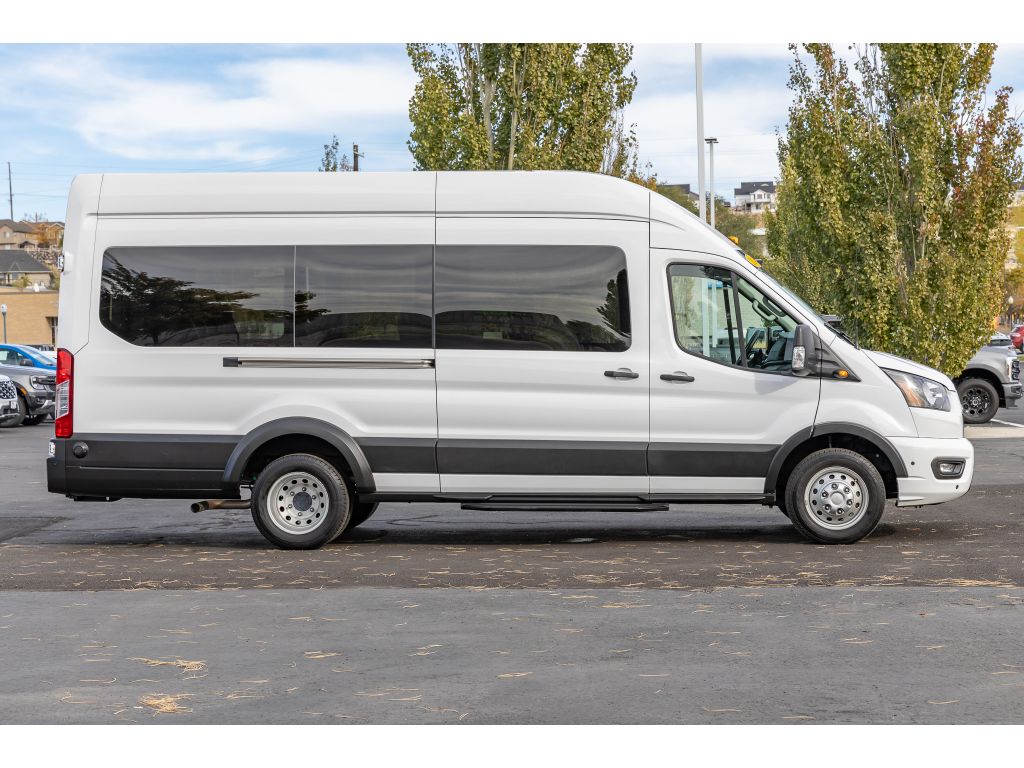 2024 Ford Transit XLT photo 2