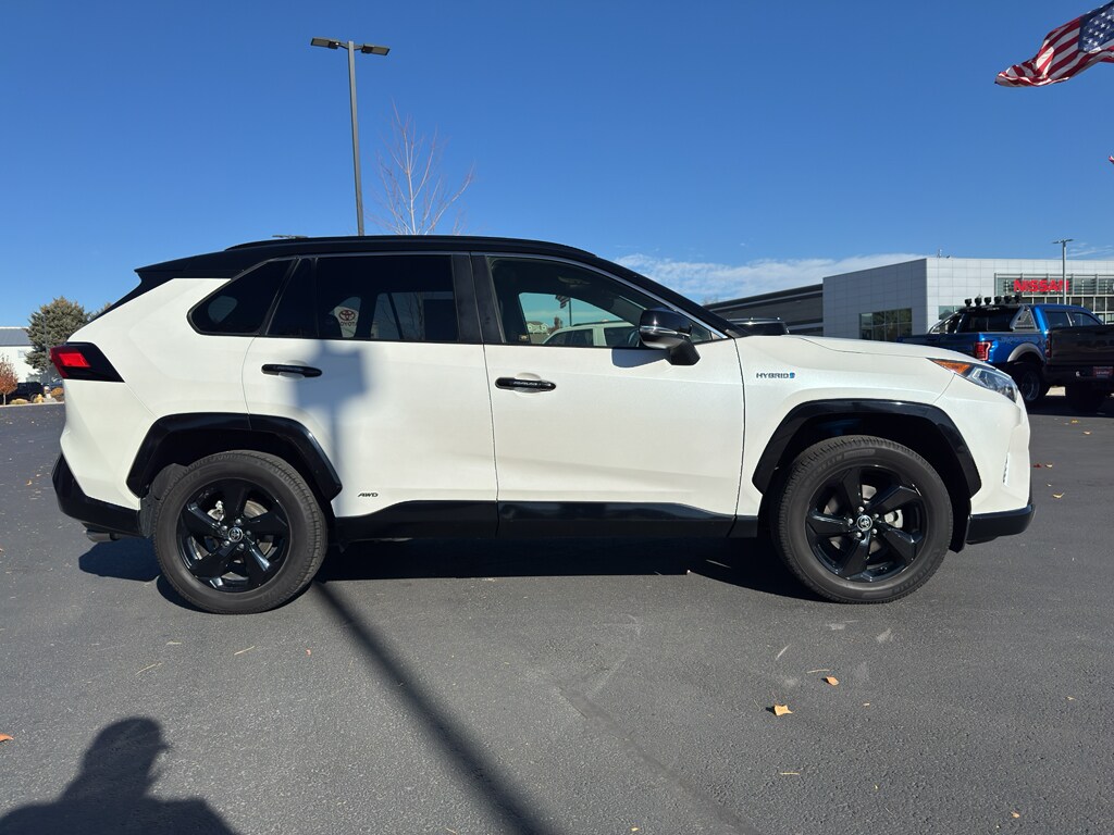2021 Toyota RAV4 Hybrid XSE photo 2