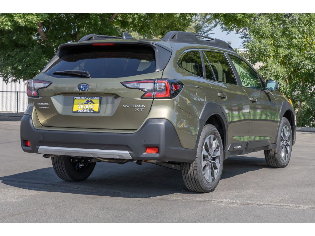 2025 Subaru Outback Limited XT photo 3