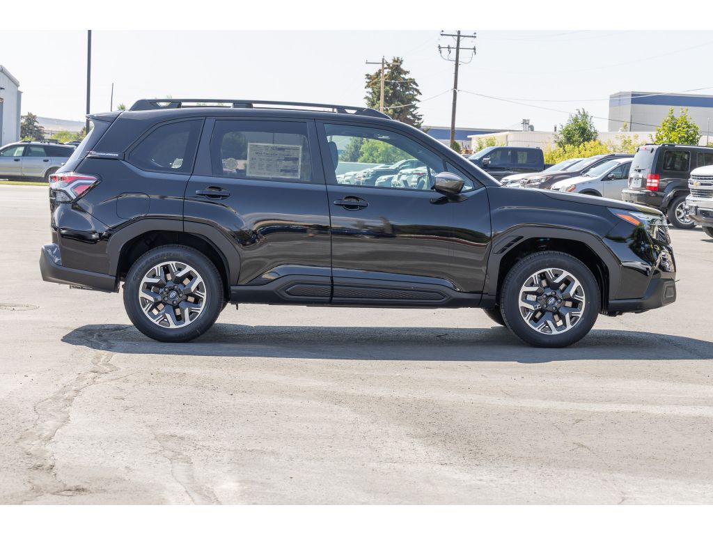 2025 Subaru Forester Premium photo 2