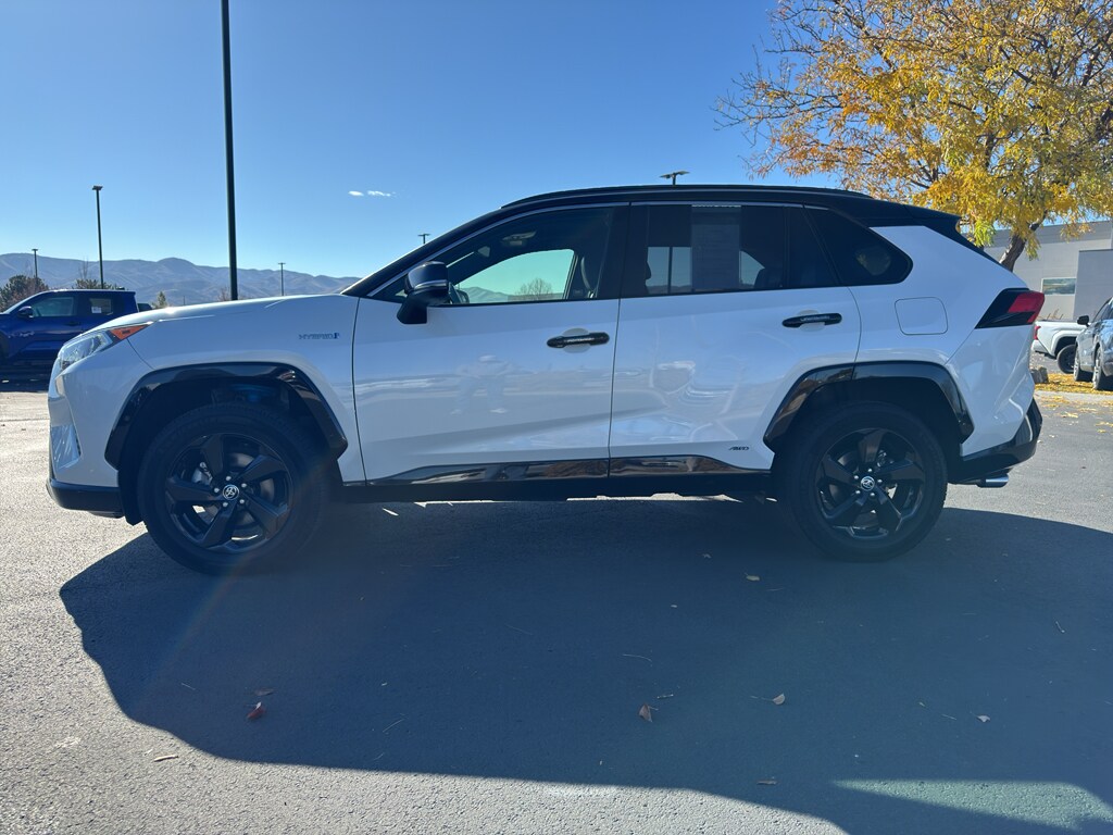 2021 Toyota RAV4 Hybrid XSE photo 4