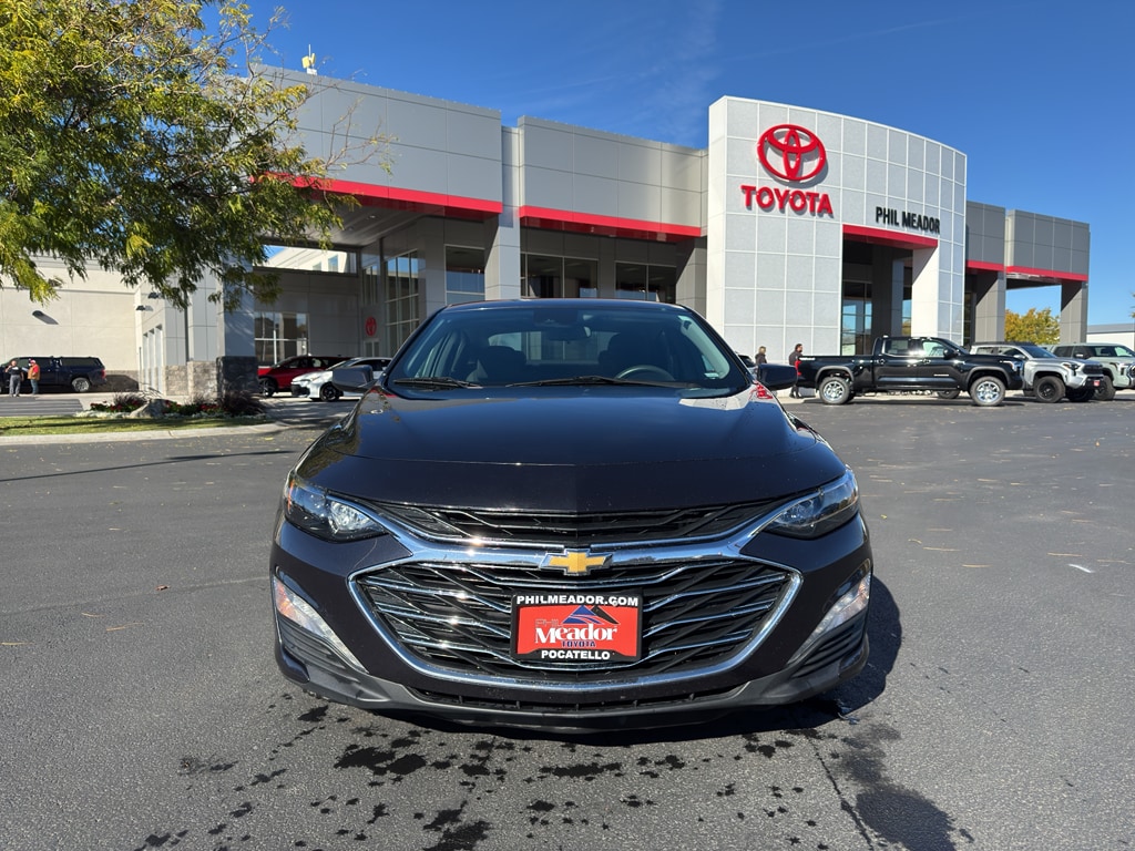 2023 Chevrolet Malibu 1LT photo 2