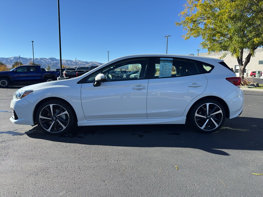 2022 Subaru Impreza Sport photo 2