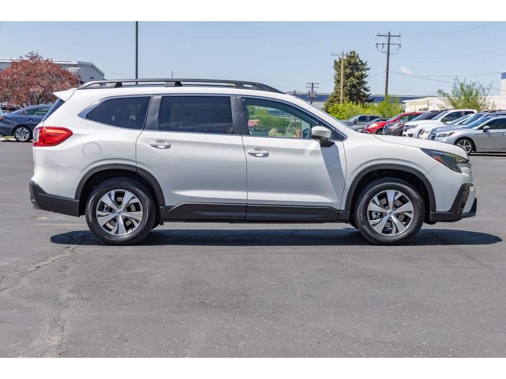 2024 Subaru Ascent Premium photo 2