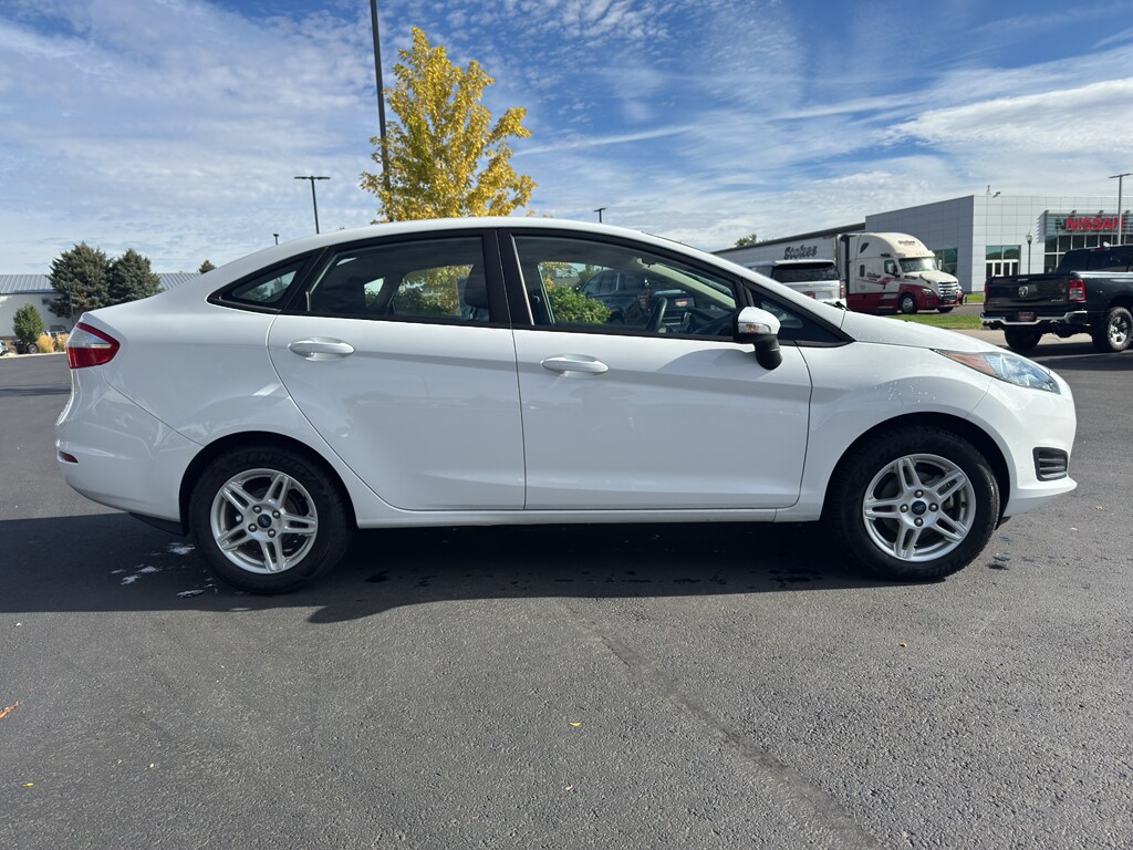 2019 Ford Fiesta SE photo 2