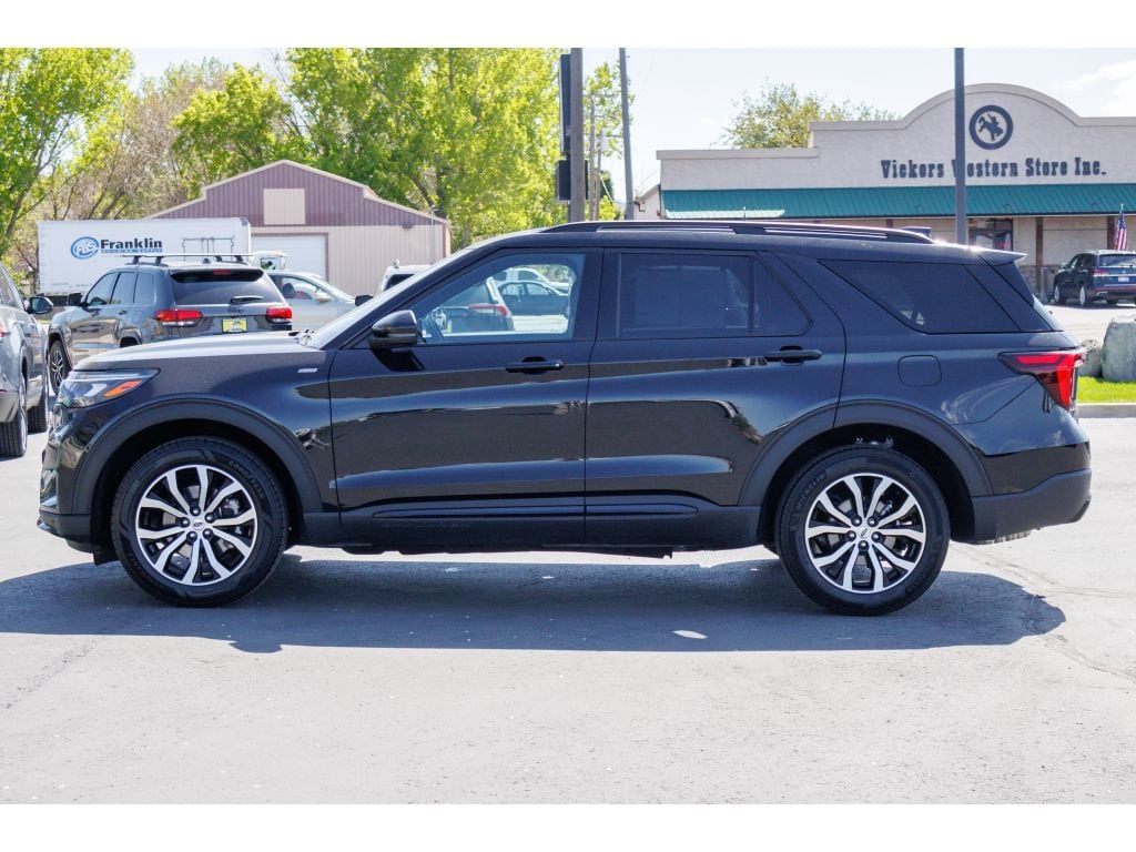 2025 Ford Explorer ST-LINE - Photo 6